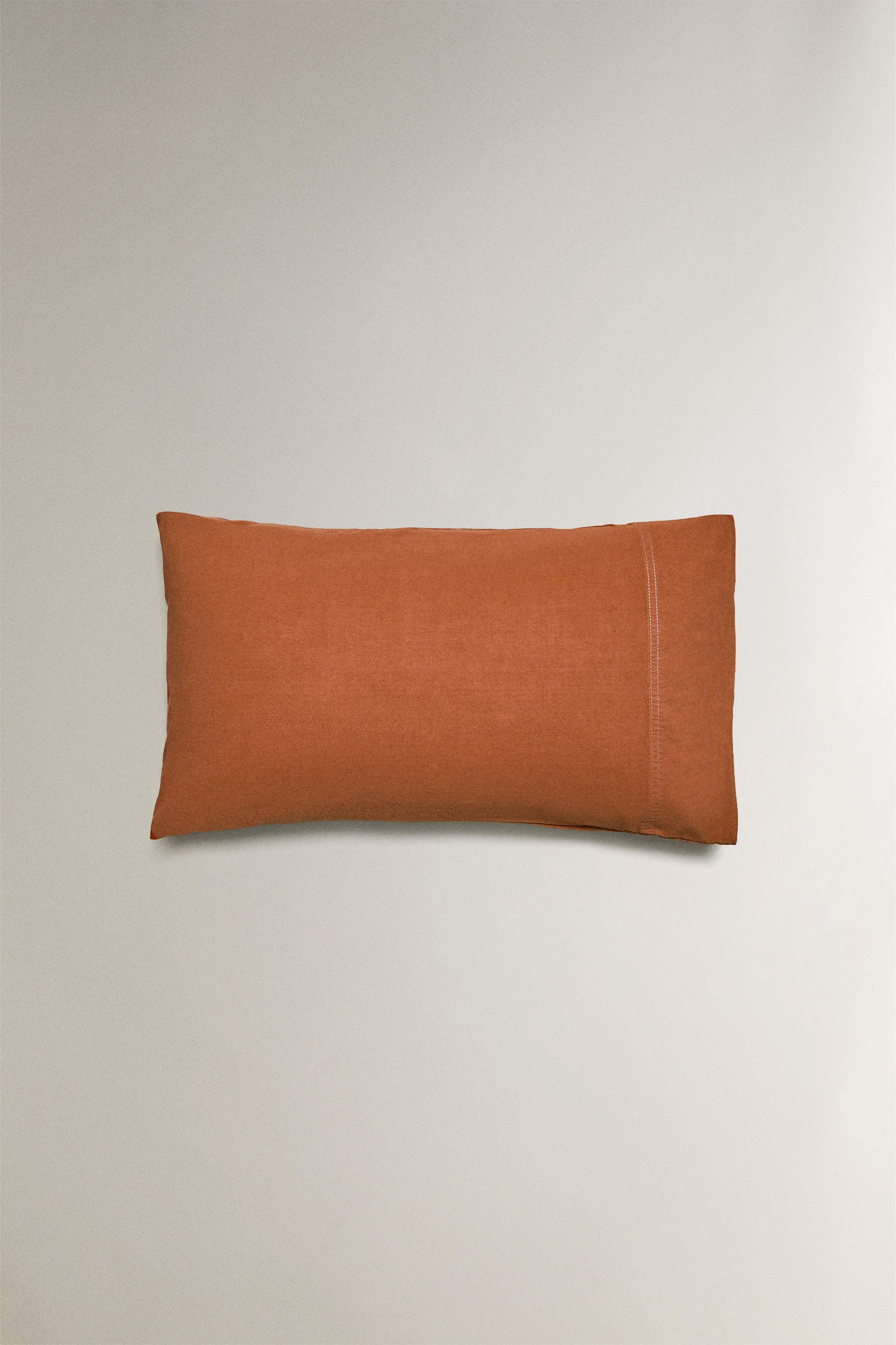 KIDS’ DYED PILLOWCASE